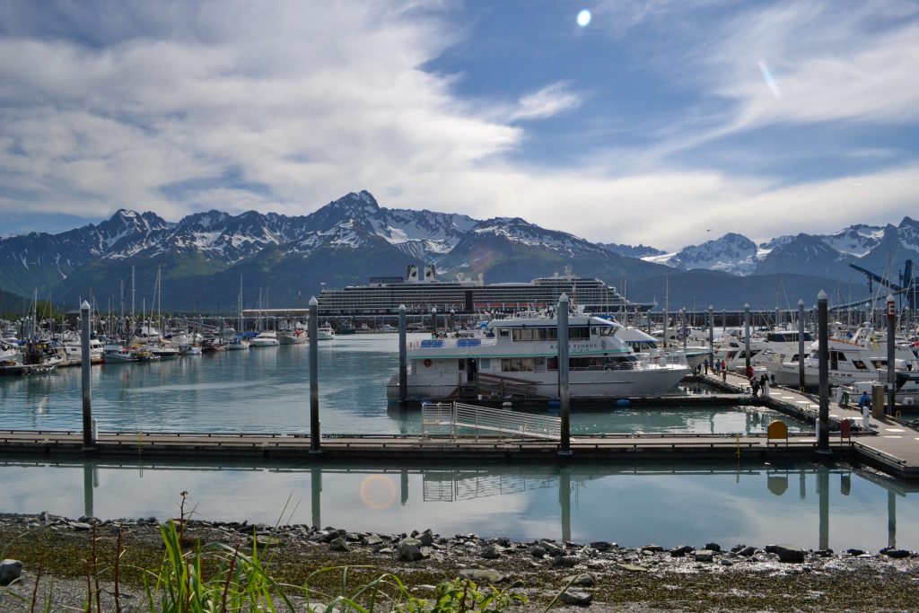 Prístav Seward pomenovaný po ministrovi zahraničných vecí z roku 1867, ktorý vyjednal kúpu Aljašky od Ruska