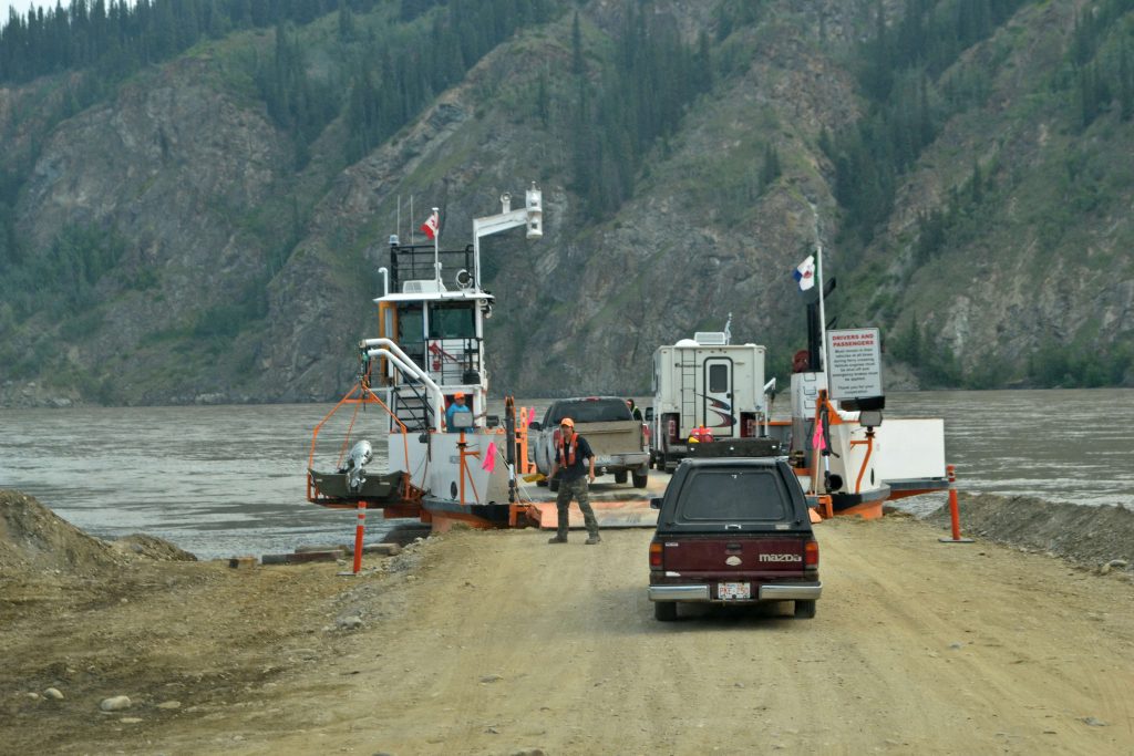 Kompa, ktorá nás previezla do Dawson City